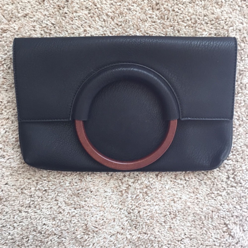 BP Circle Handle Clutch